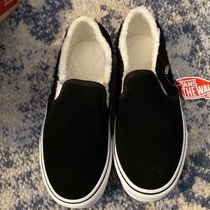 Suede Sherpa Black/ White Vans